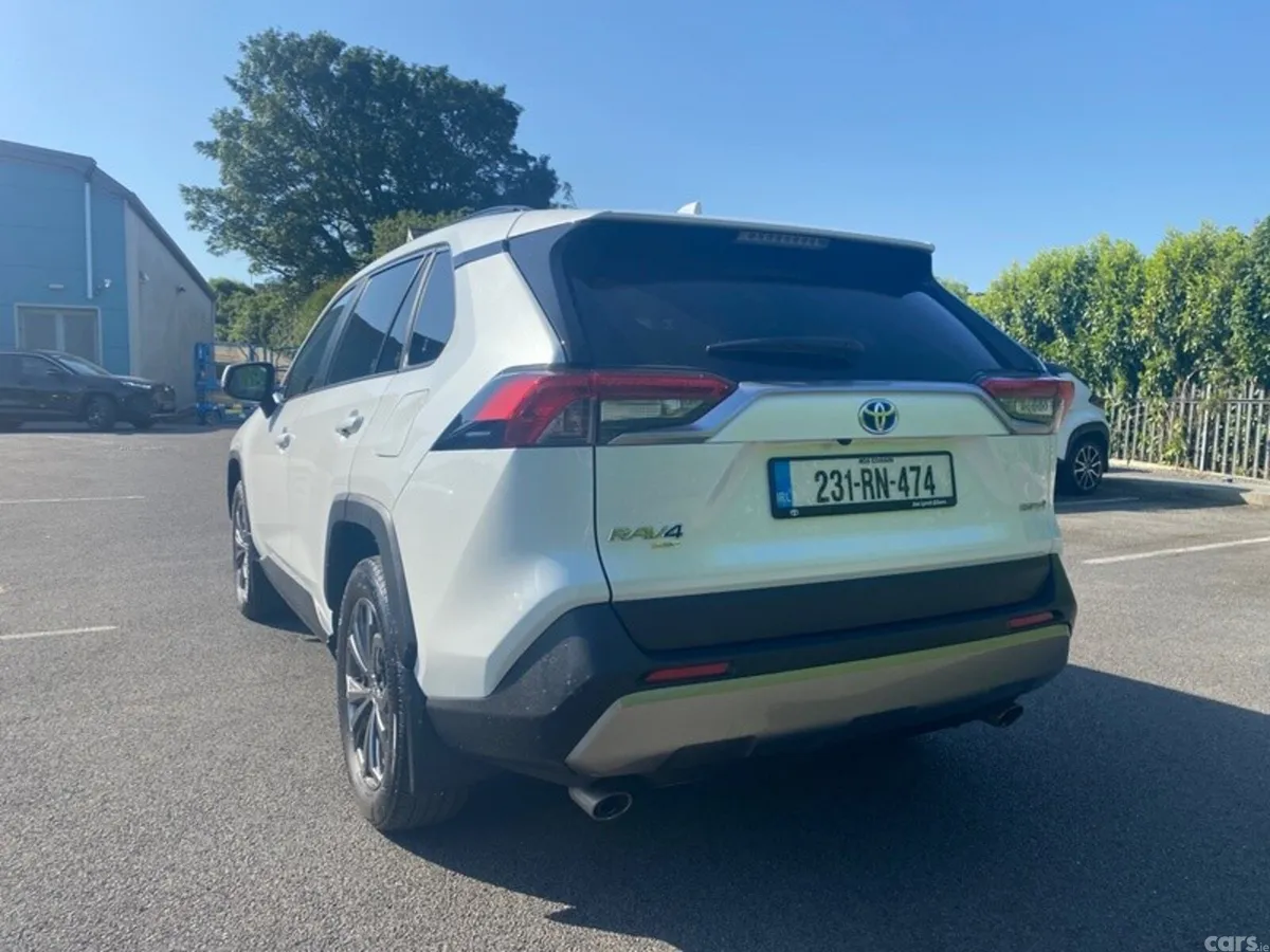 Toyota RAV4 SUV, Petrol Hybrid, 2023, White