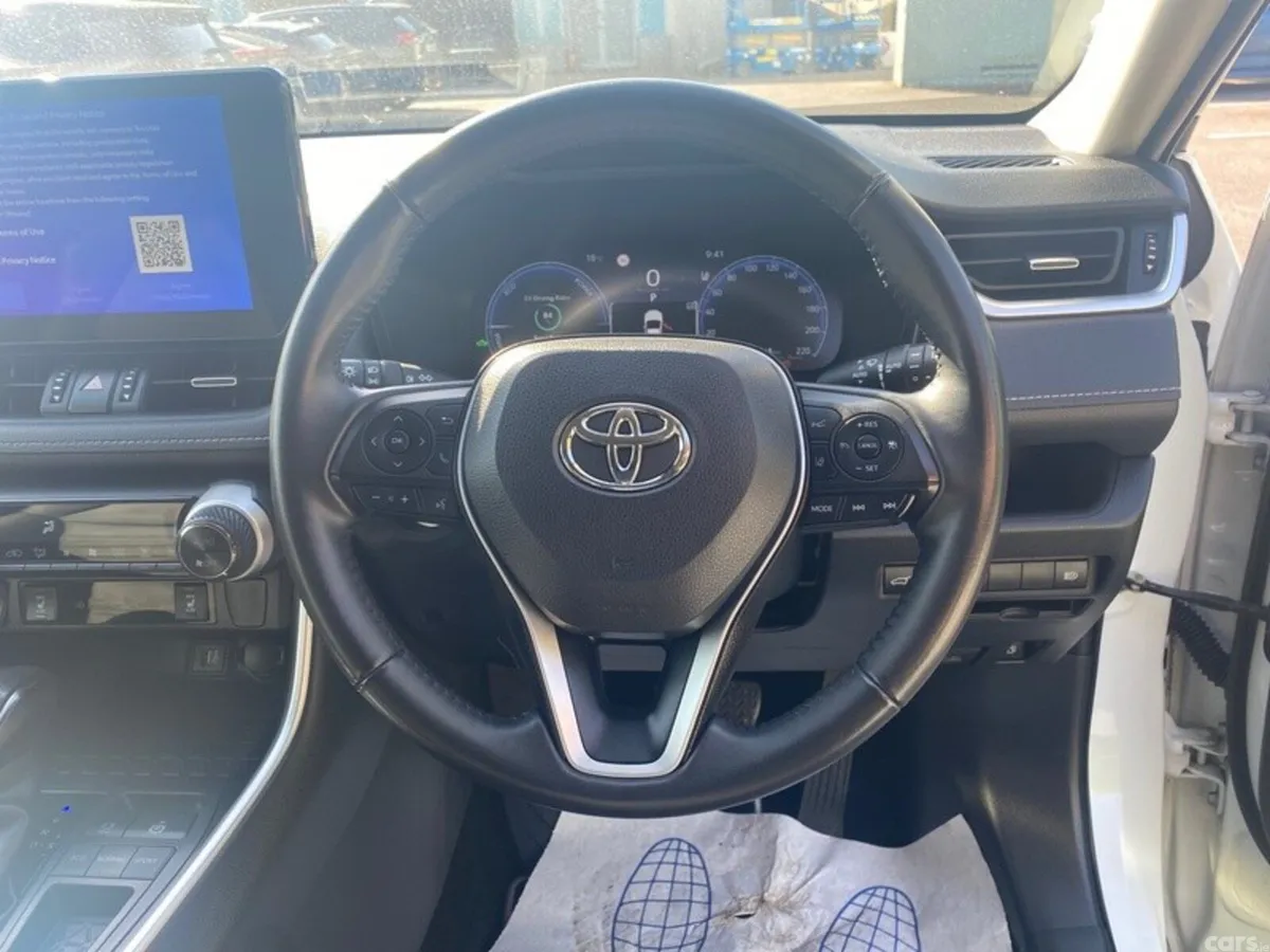 Toyota RAV4 SUV, Petrol Hybrid, 2023, White