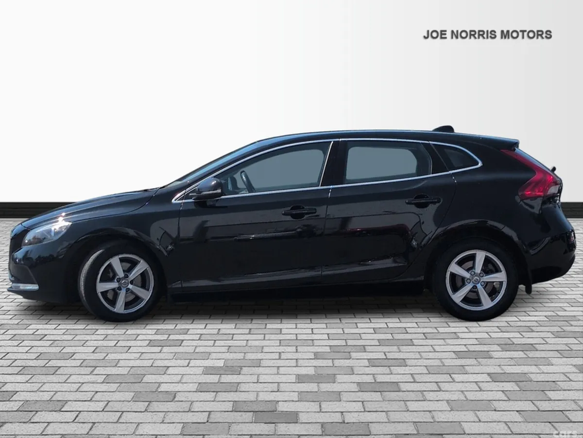 Volvo V40 Hatchback, Diesel, 2016, Black