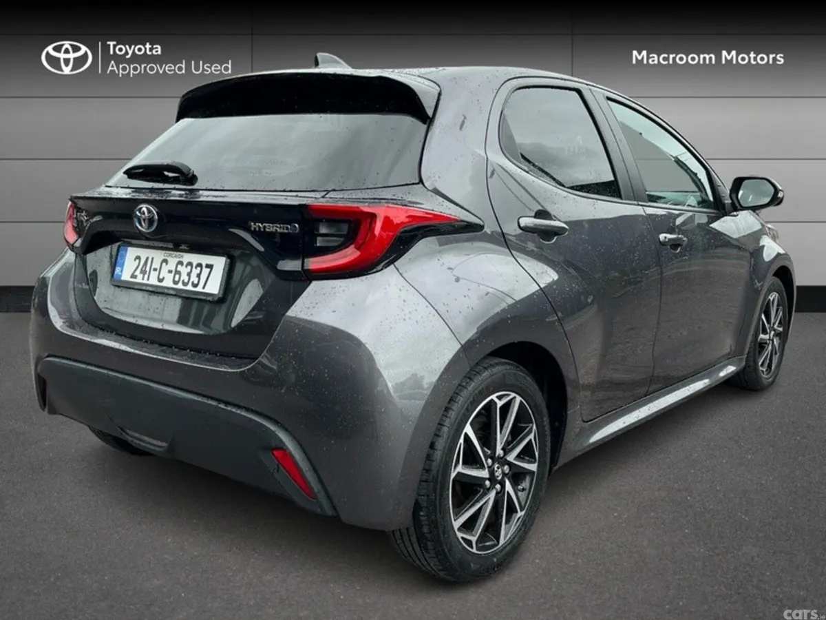 Toyota Yaris Hatchback, Petrol Hybrid, 2024, Grey