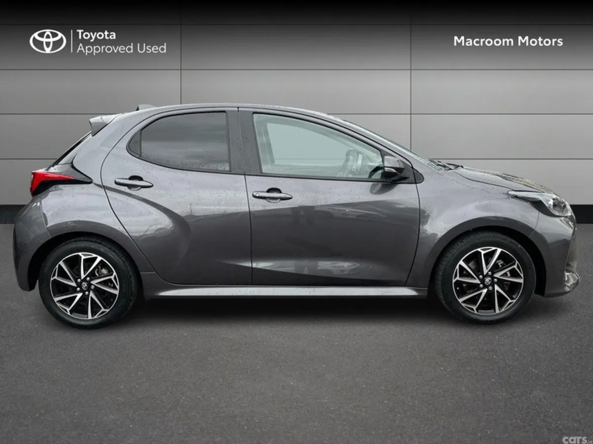 Toyota Yaris Hatchback, Petrol Hybrid, 2024, Grey