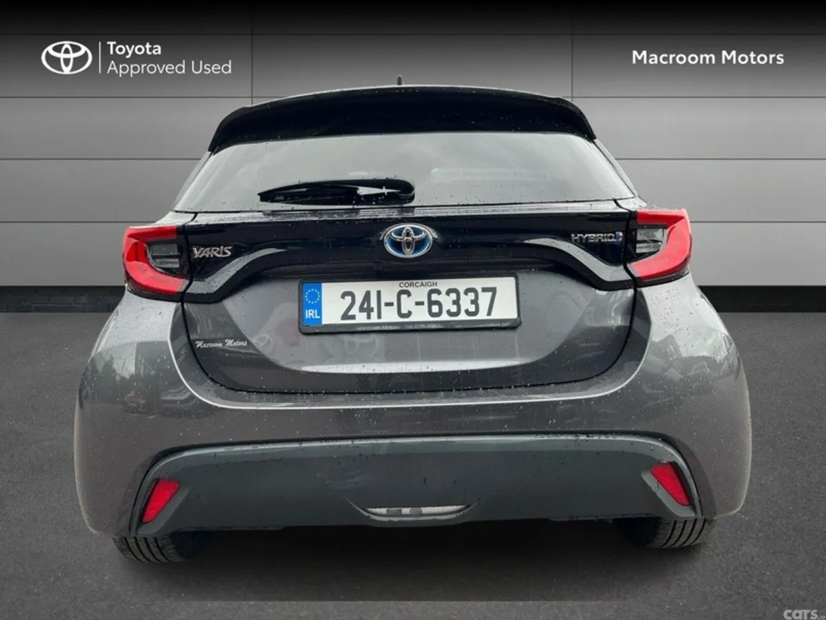 Toyota Yaris Hatchback, Petrol Hybrid, 2024, Grey