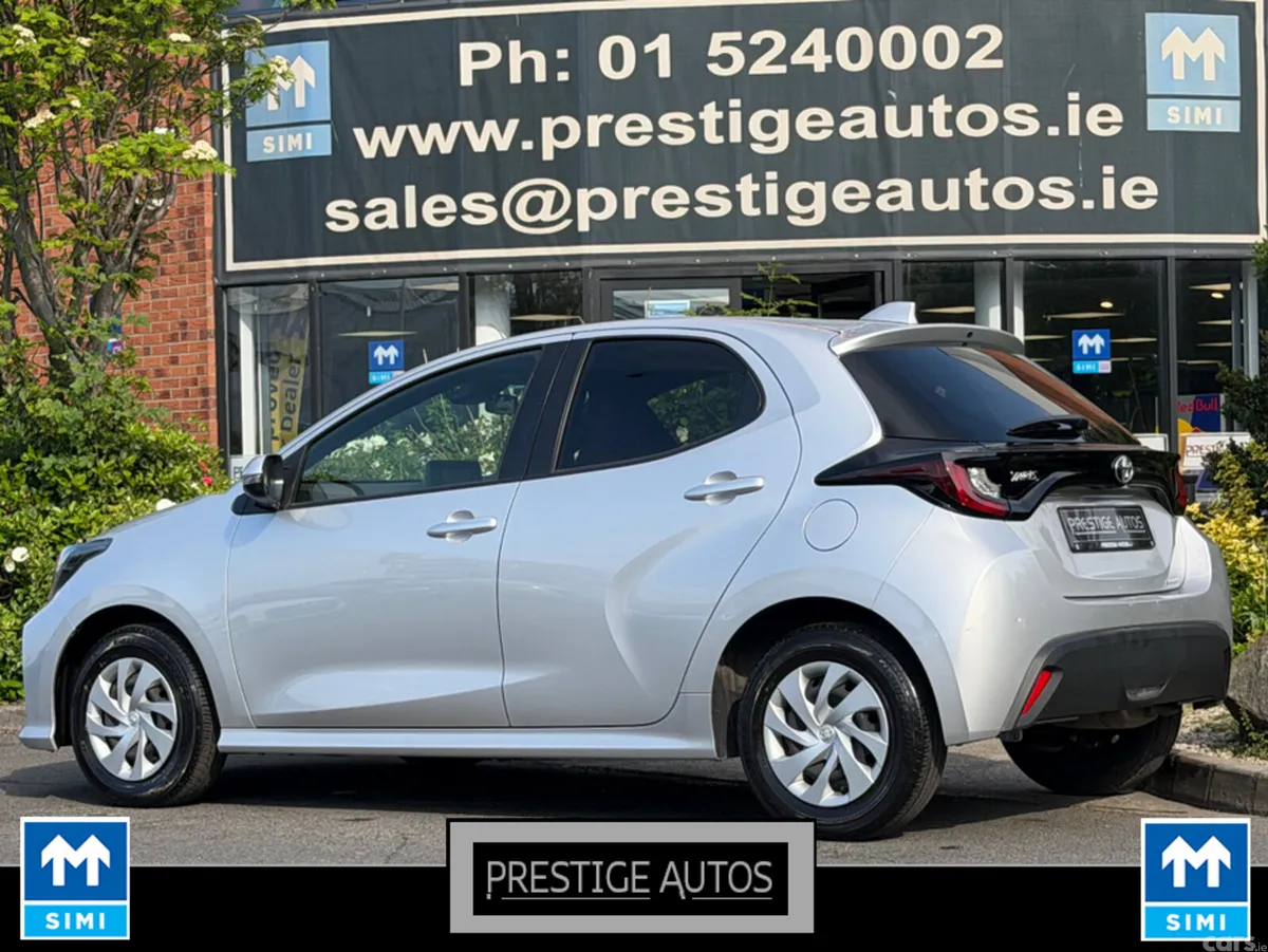 Toyota Yaris Hatchback, Petrol, 2022, Silver
