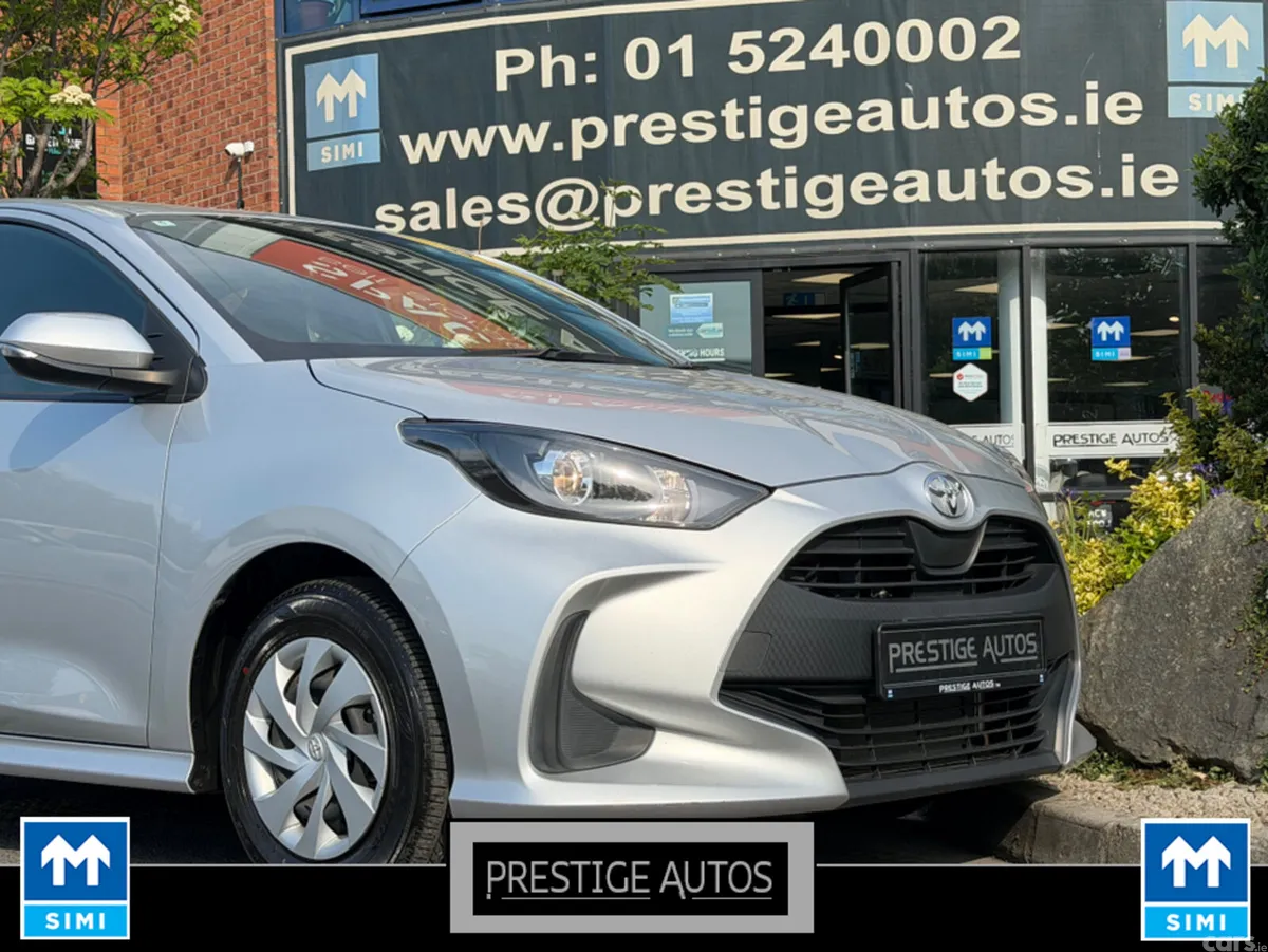 Toyota Yaris Hatchback, Petrol, 2022, Silver