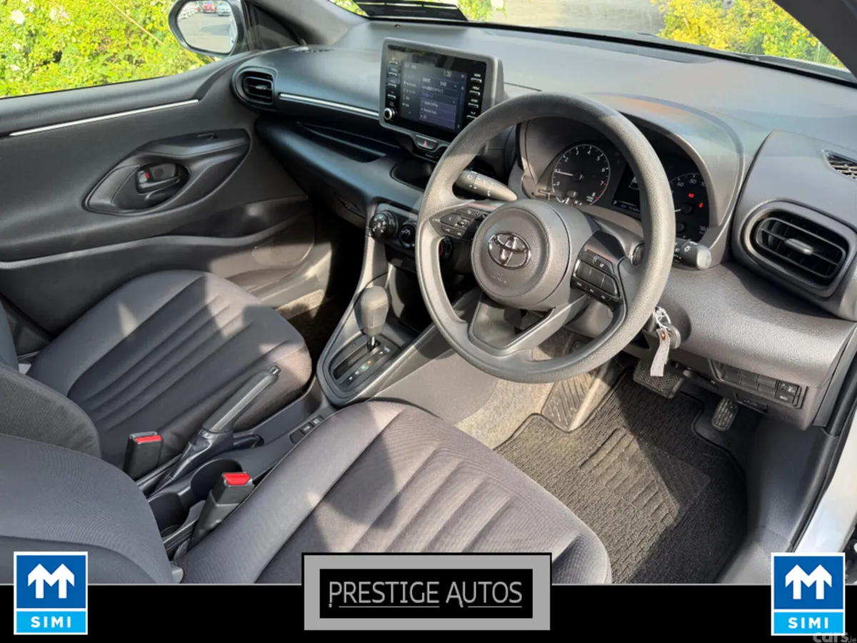 Toyota Yaris Hatchback, Petrol, 2022, Silver