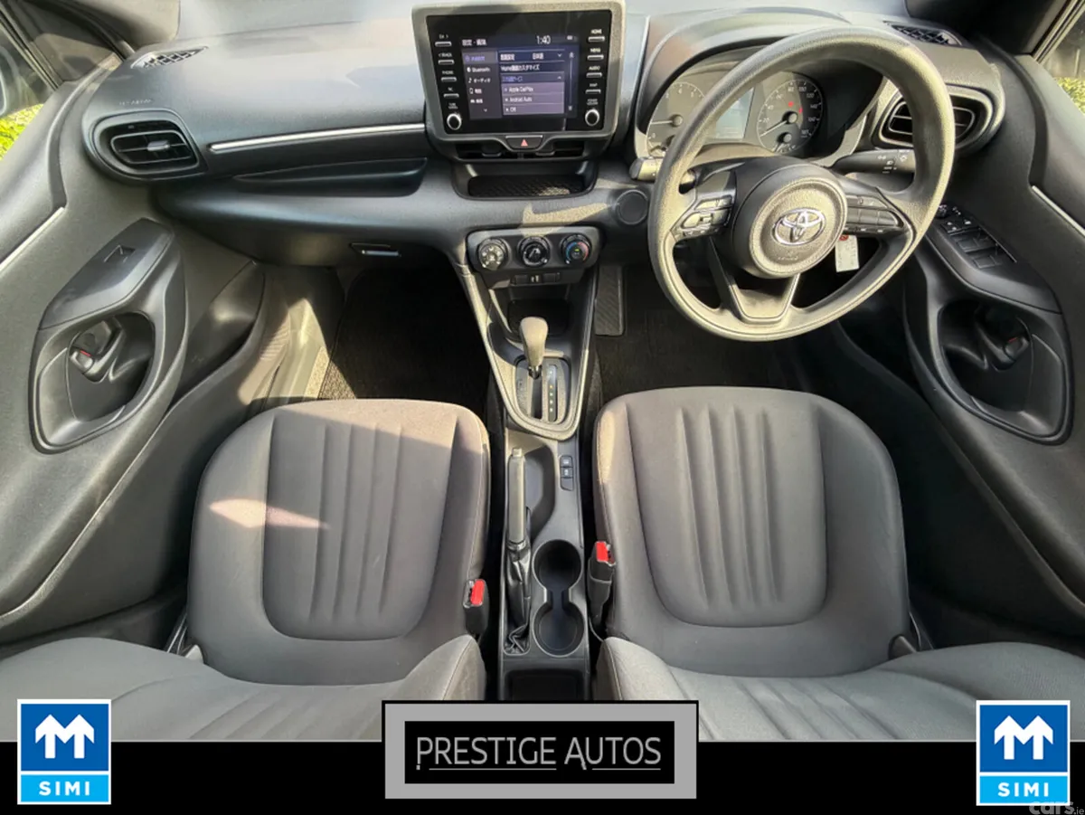 Toyota Yaris Hatchback, Petrol, 2022, Silver