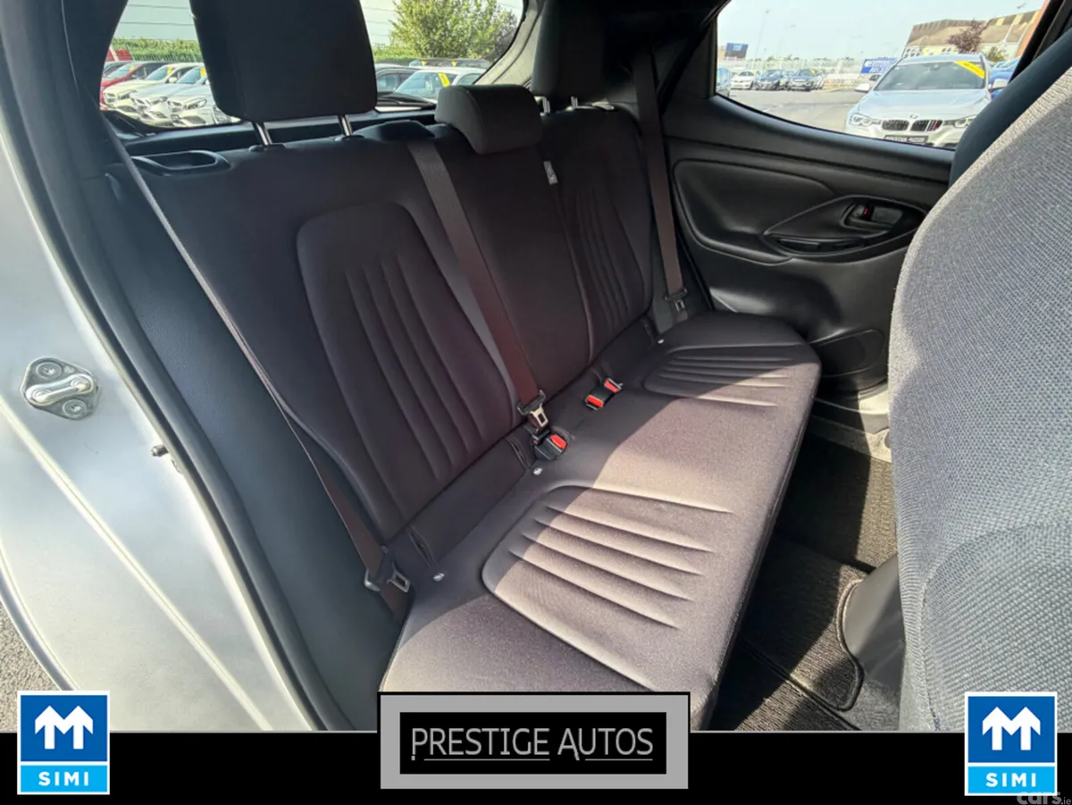 Toyota Yaris Hatchback, Petrol, 2022, Silver