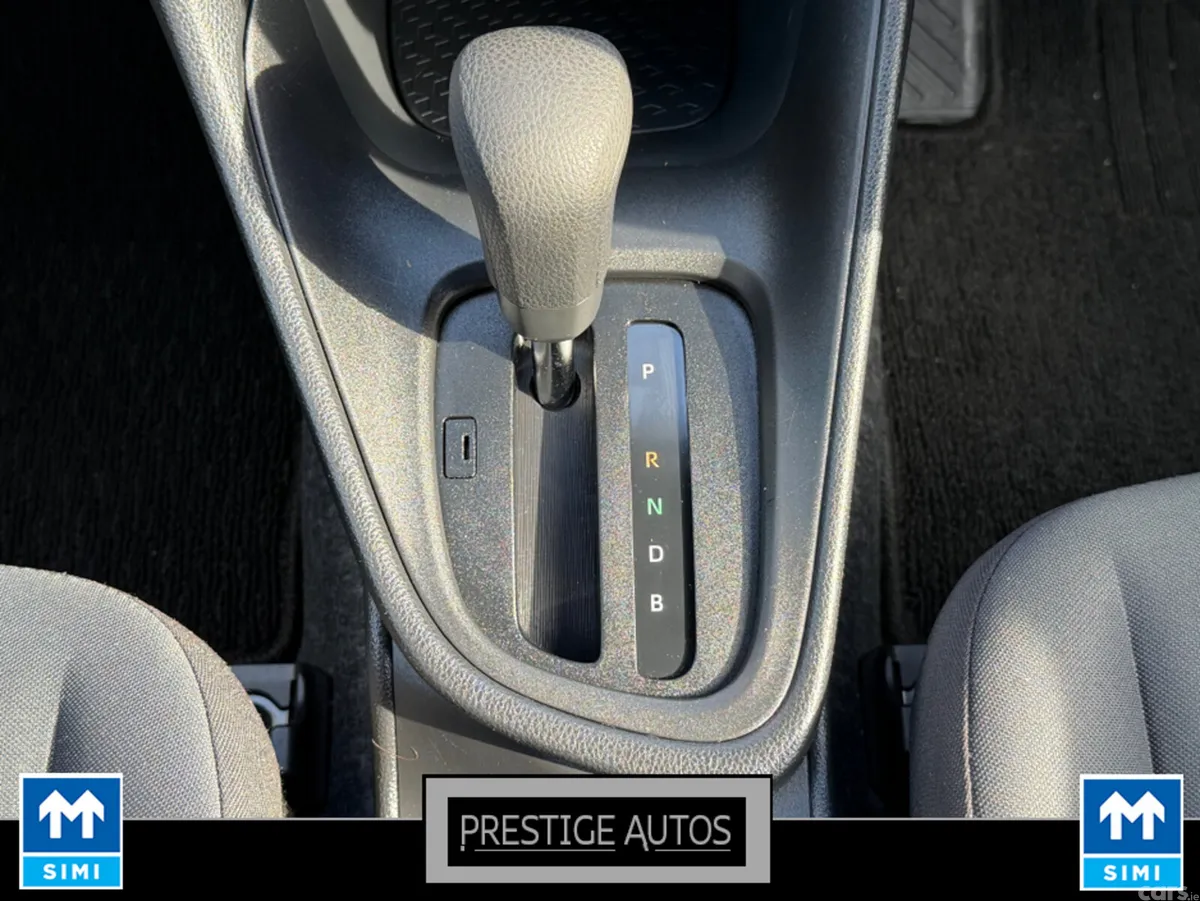 Toyota Yaris Hatchback, Petrol, 2022, Silver