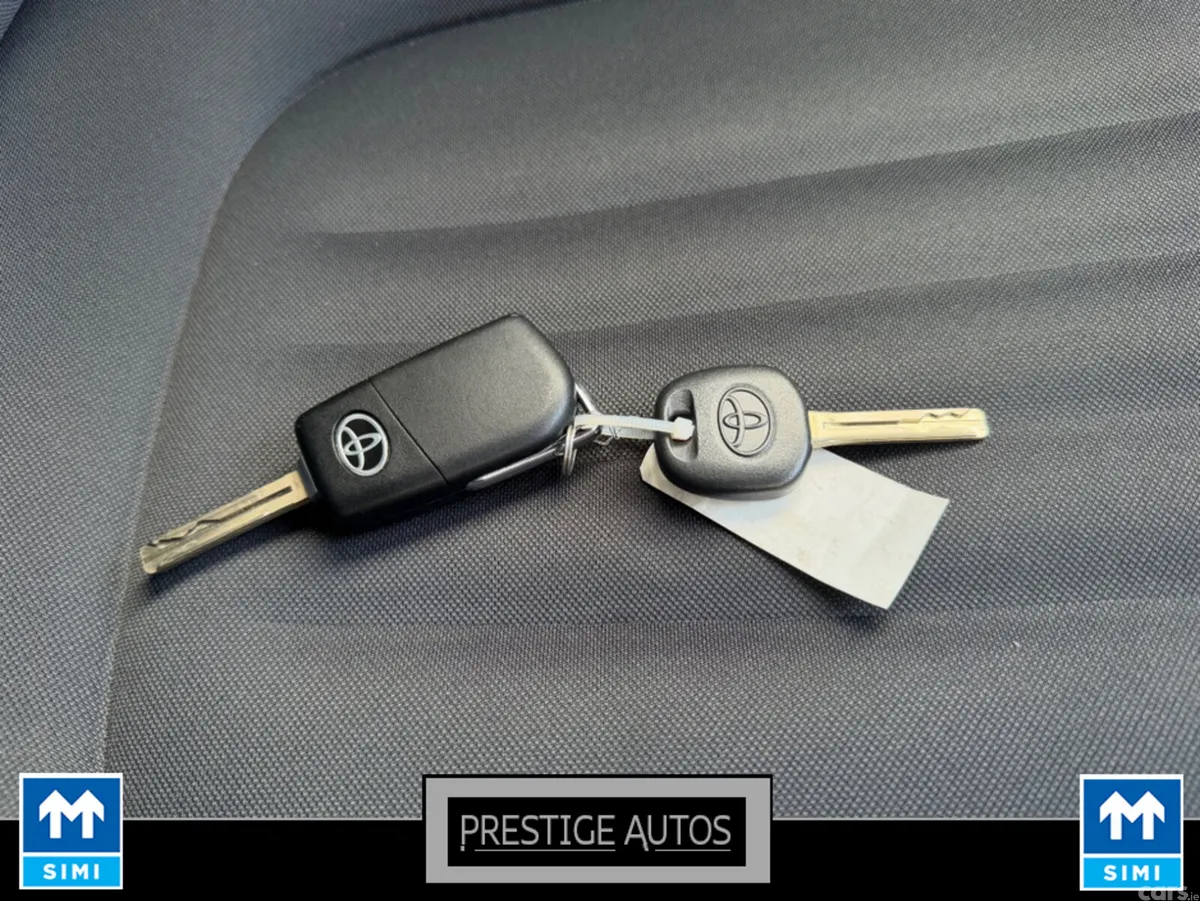Toyota Yaris Hatchback, Petrol, 2022, Silver
