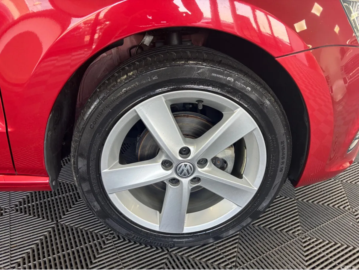 Volkswagen Polo Hatchback, Petrol, 2016, Red