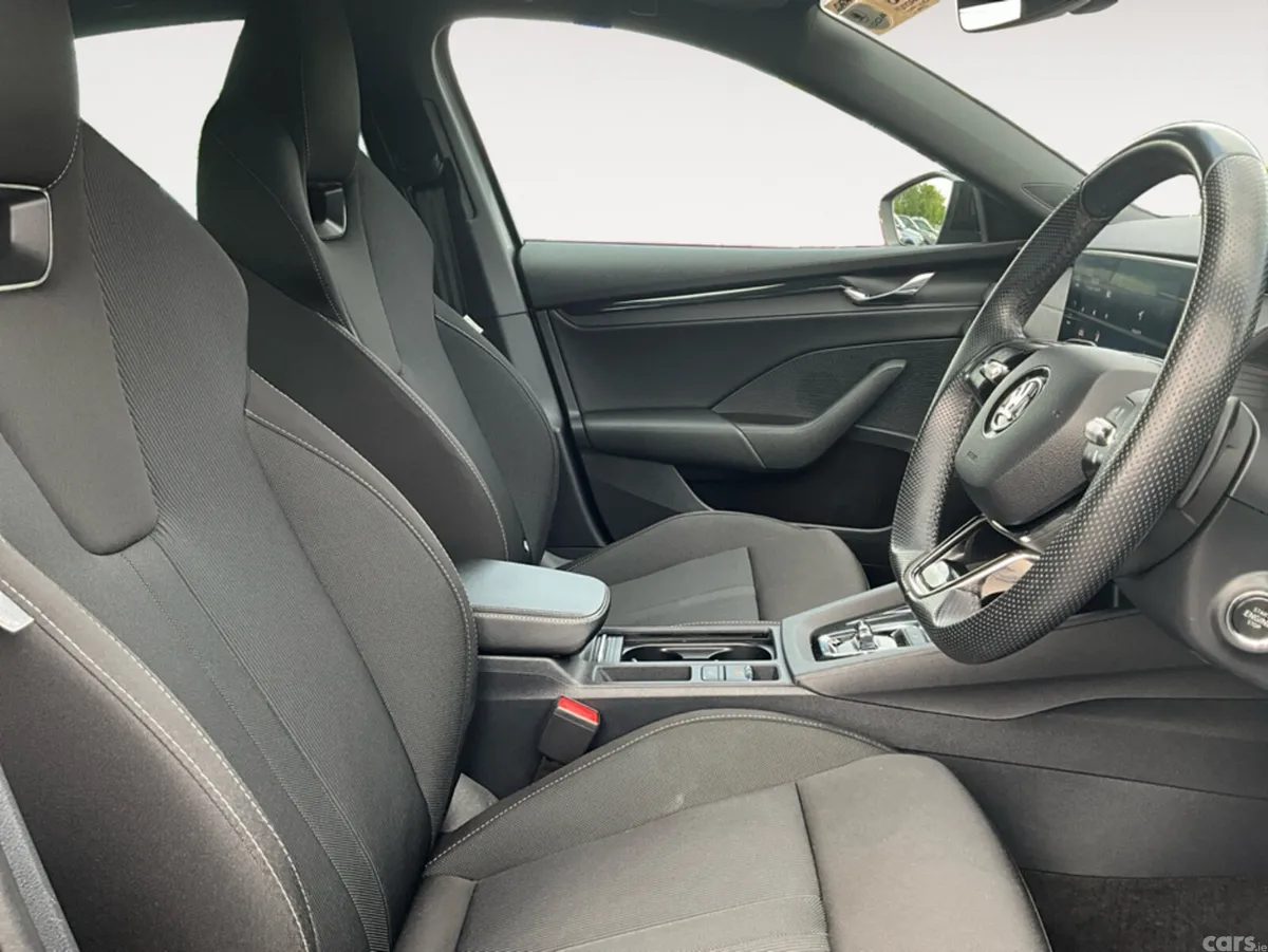 Skoda Octavia Hatchback, Diesel, 2024, Grey