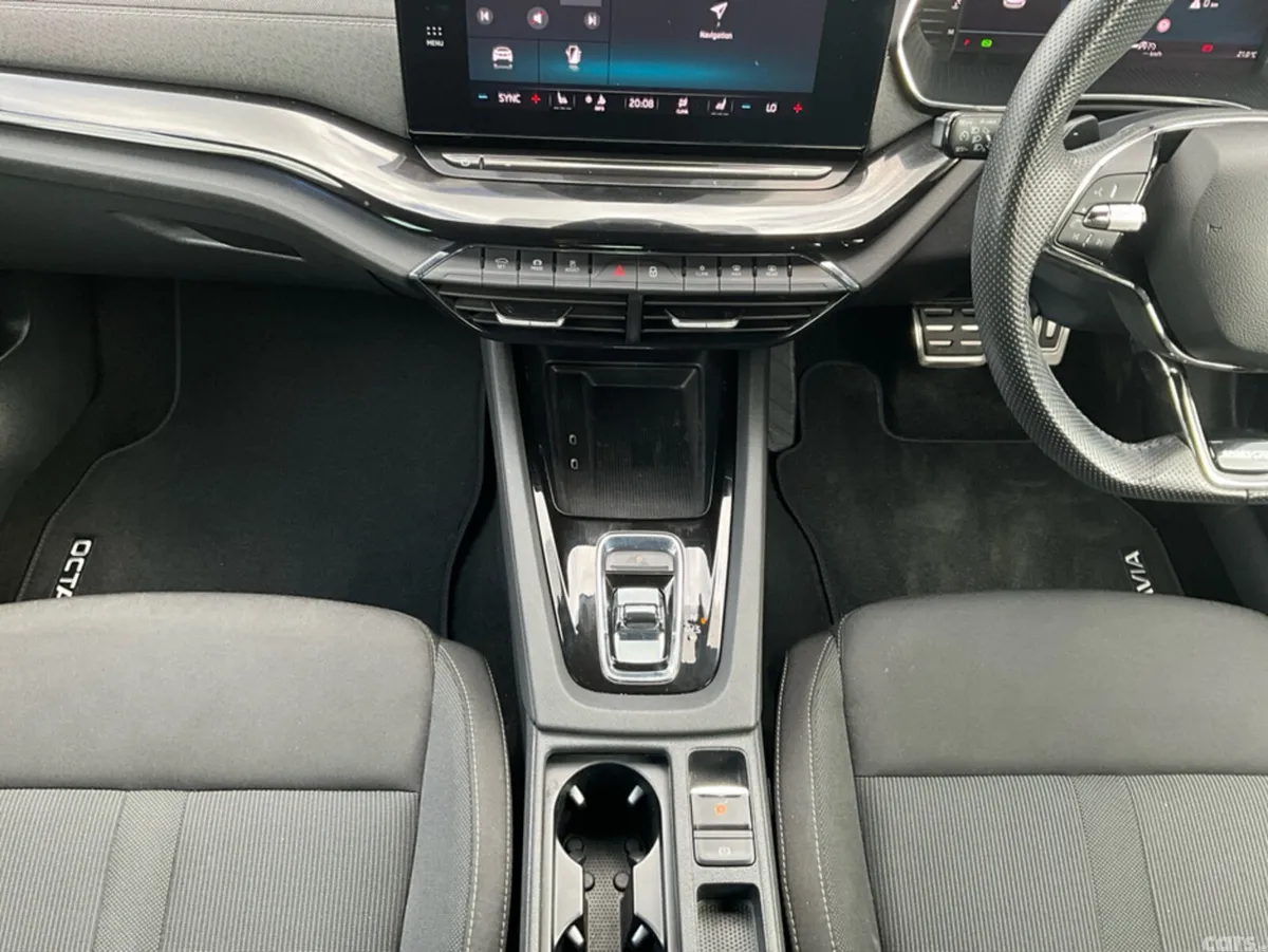 Skoda Octavia Hatchback, Diesel, 2024, Grey