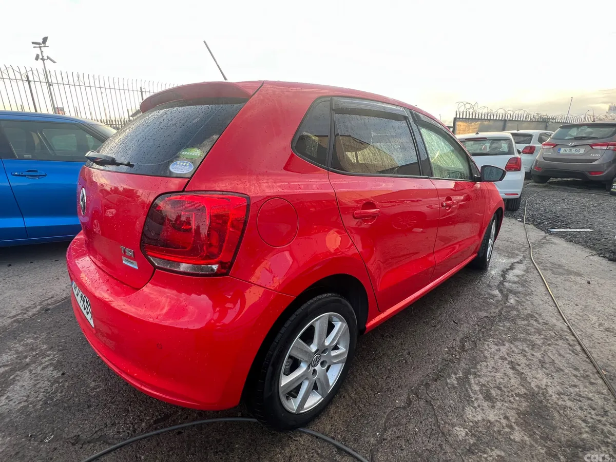 Volkswagen Polo Hatchback, Petrol, 2013, Red