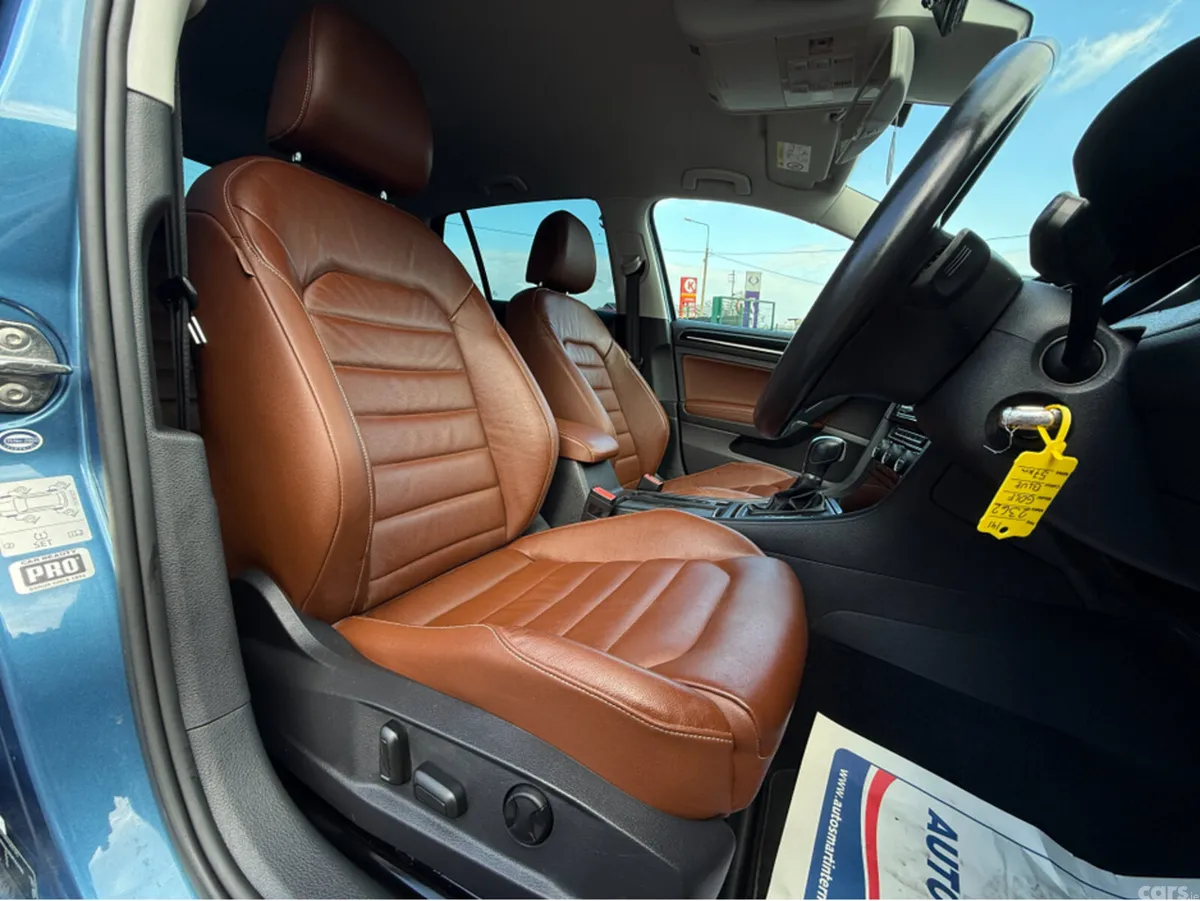 Volkswagen Golf Hatchback, Petrol, 2014, Blue