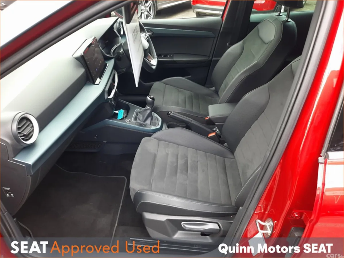 SEAT Arona Hatchback, Petrol, 2024, Red
