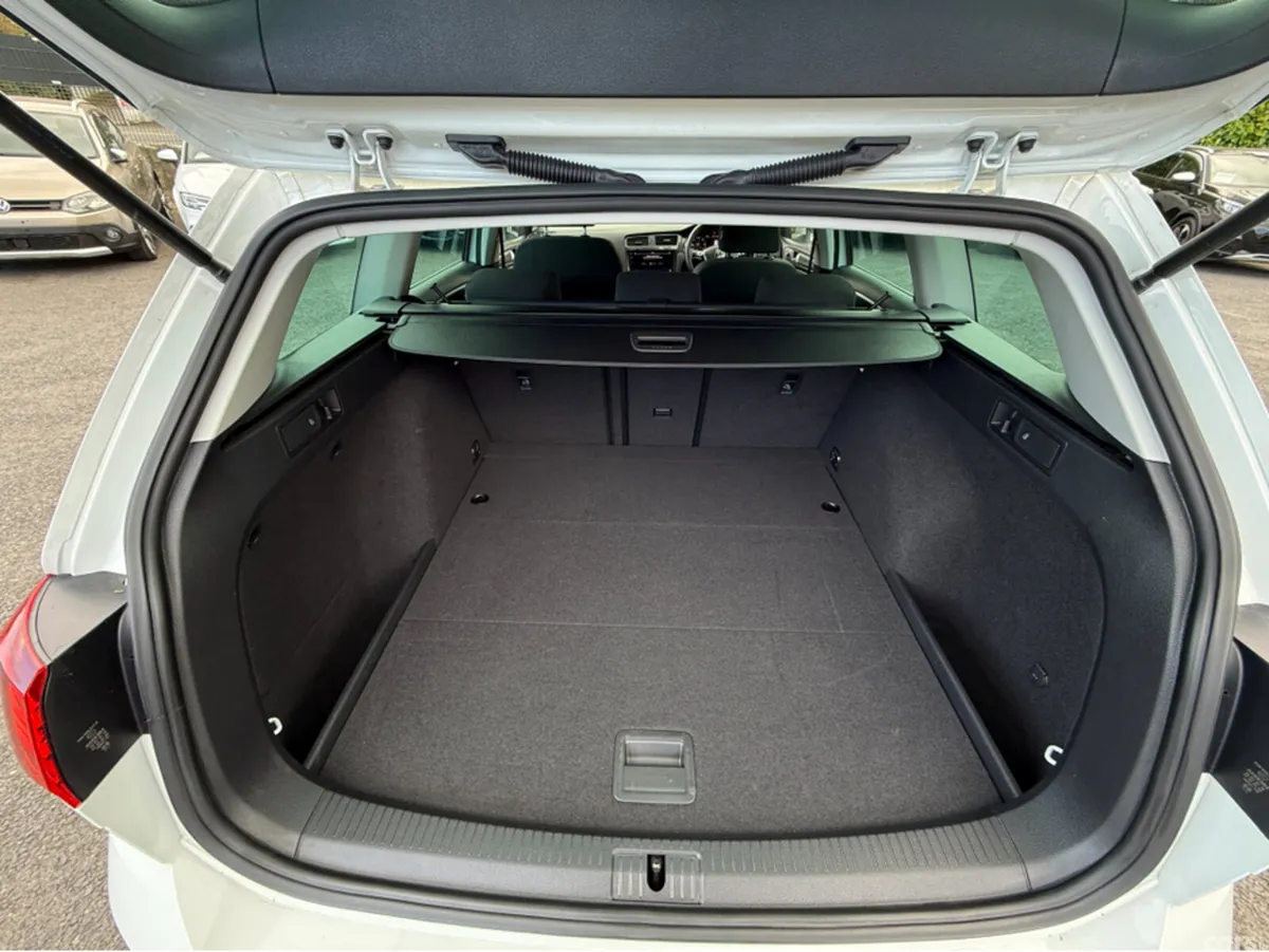 Volkswagen Golf Estate, Diesel, 2019, White