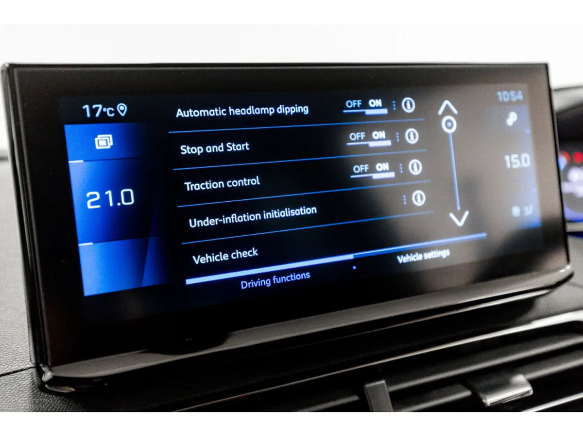 Peugeot 3008 SUV, Diesel, 2023, Red