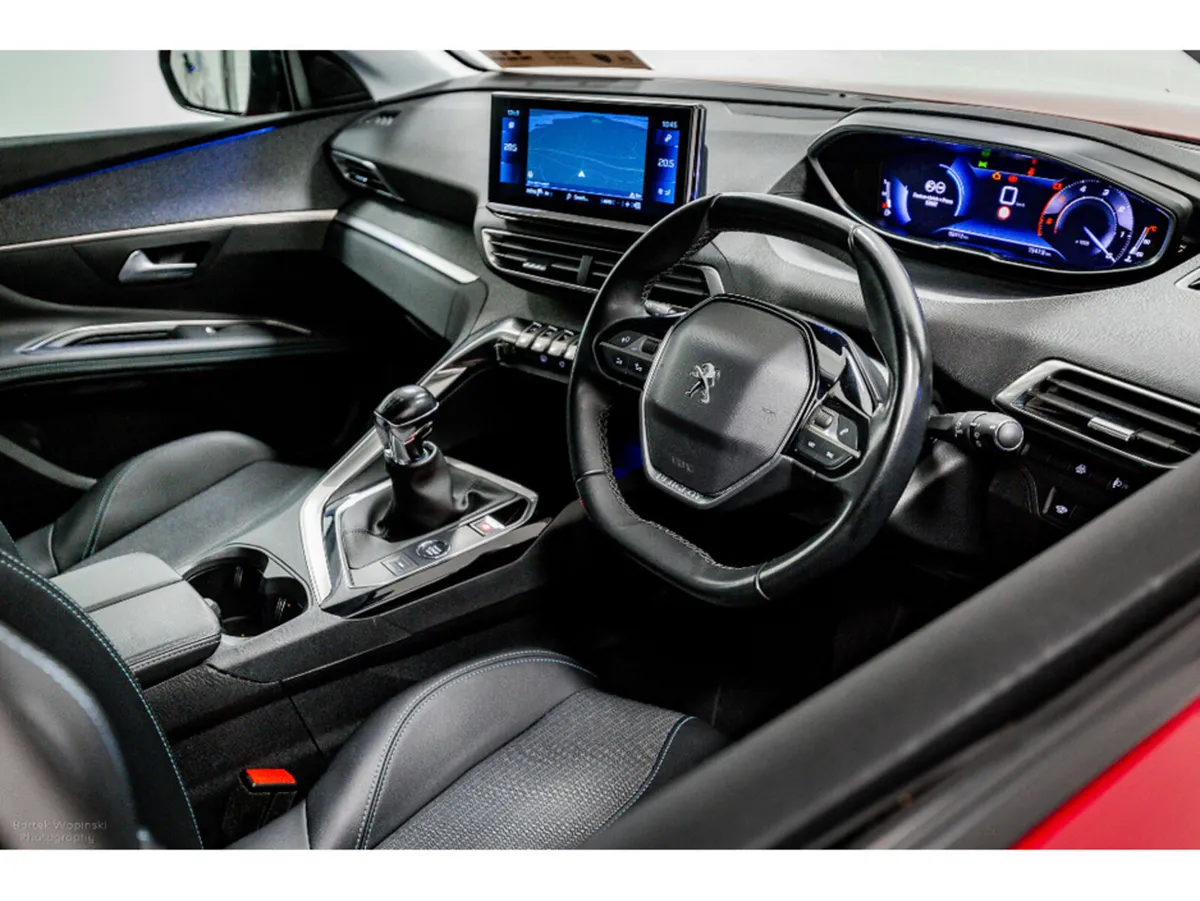 Peugeot 3008 SUV, Diesel, 2023, Red