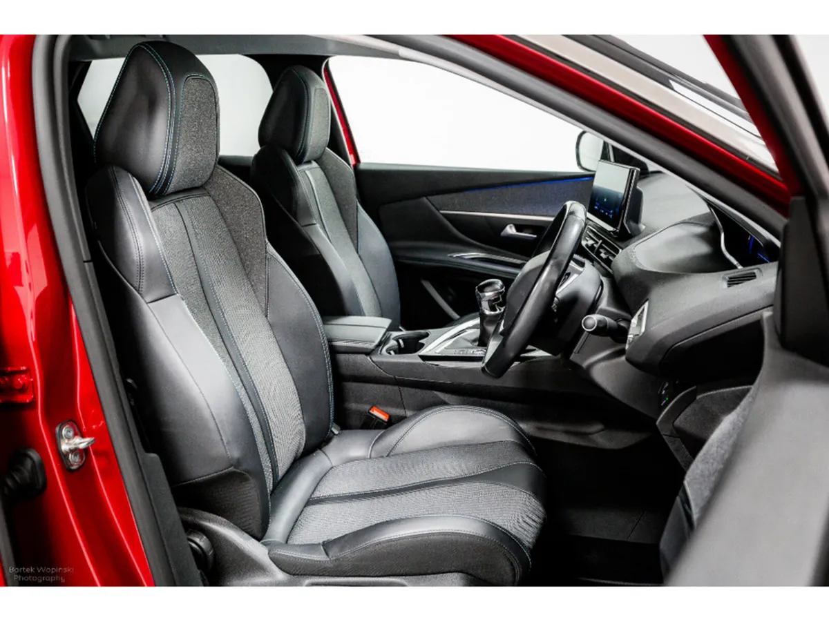 Peugeot 3008 SUV, Diesel, 2023, Red