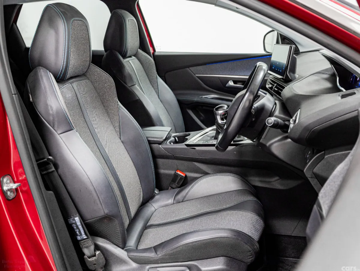 Peugeot 3008 SUV, Diesel, 2022, Red