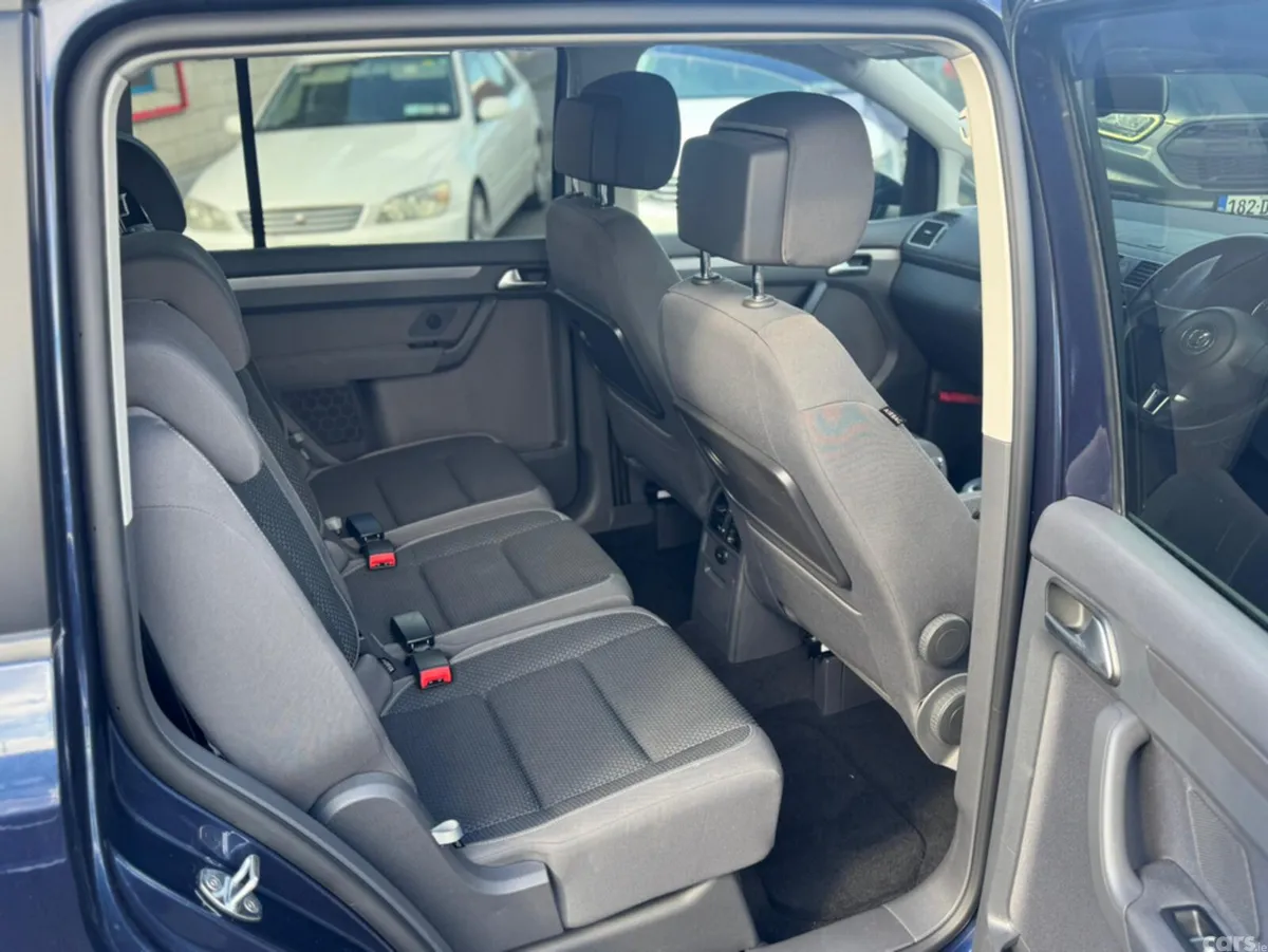 Volkswagen Touran MPV, Petrol, 2014, Blue