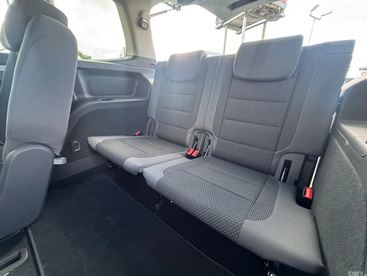Volkswagen Touran MPV, Petrol, 2014, Blue