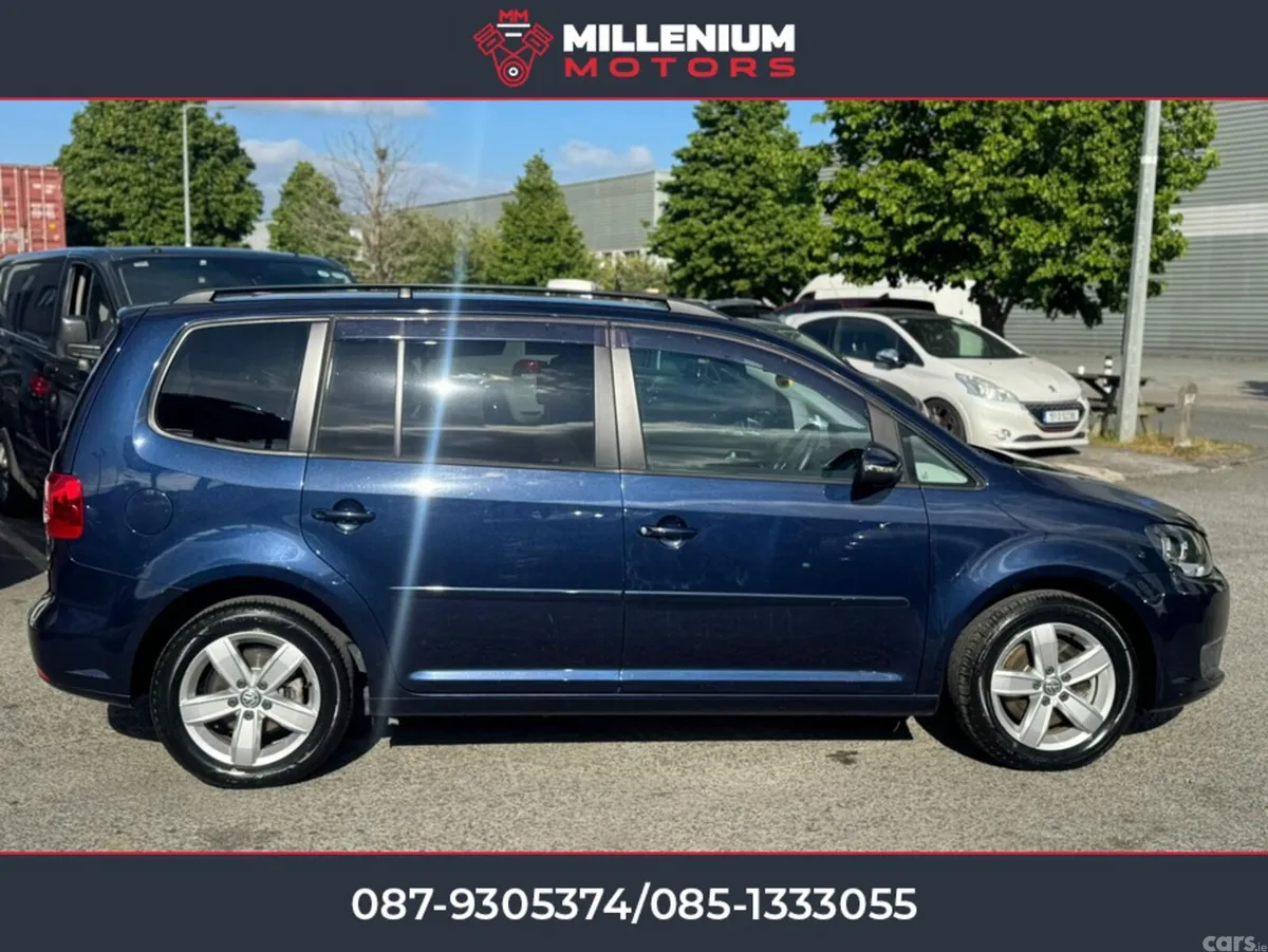 Volkswagen Touran MPV, Petrol, 2014, Blue