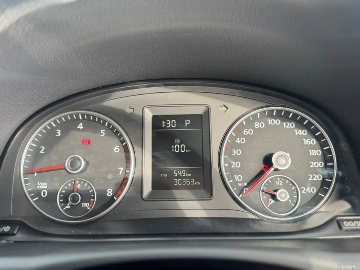 Volkswagen Touran MPV, Petrol, 2014, Blue