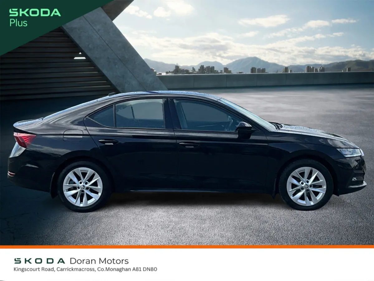 Skoda Octavia Hatchback, Diesel, 2022, Black