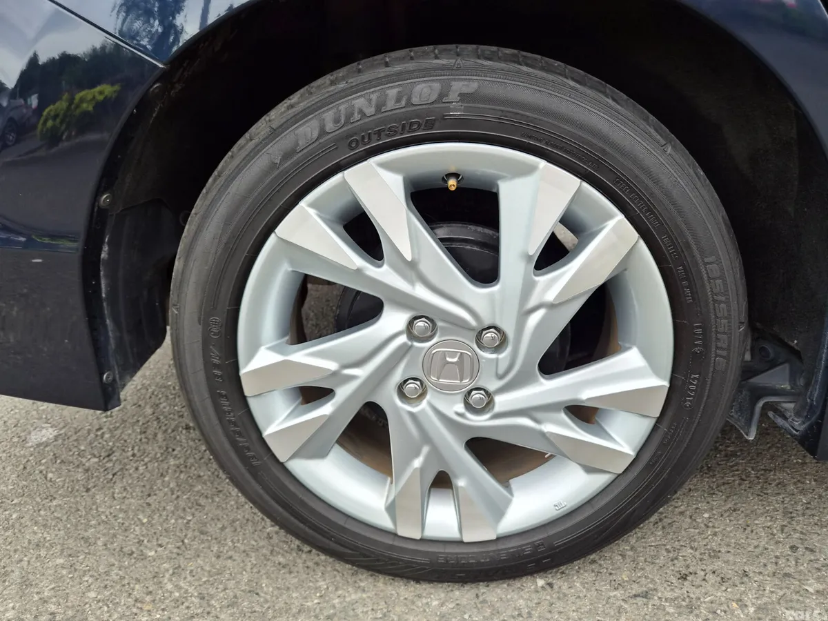 Honda Shuttle SUV, Petrol Hybrid, 2016, Blue