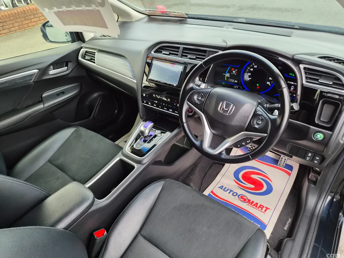 Honda Shuttle SUV, Petrol Hybrid, 2016, Blue