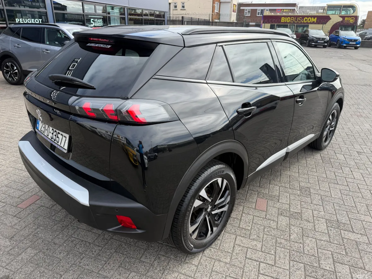 Peugeot 2008 MPV, Petrol, 2023, Black