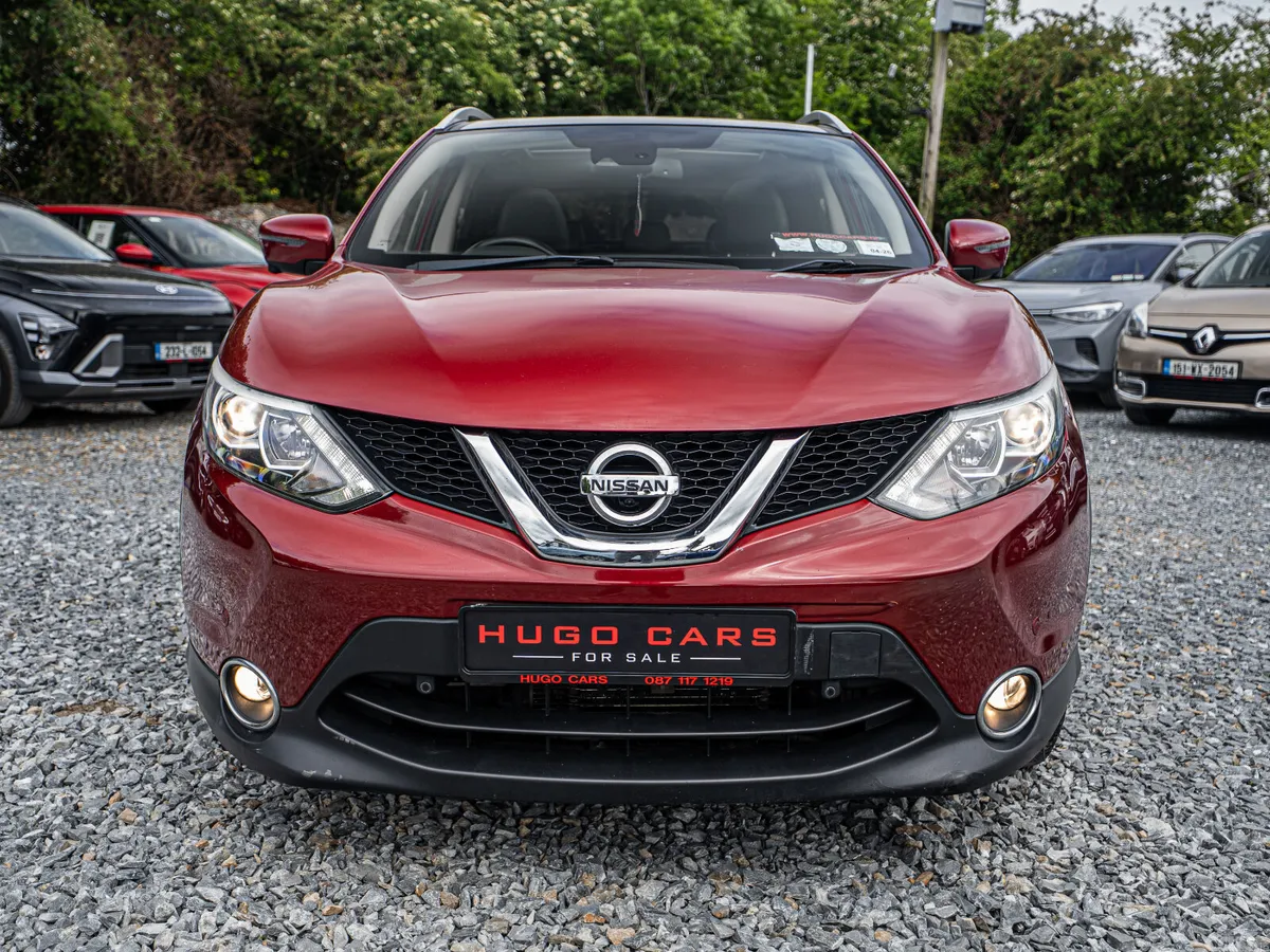 Nissan Qashqai Hatchback, Petrol, 2016, Red