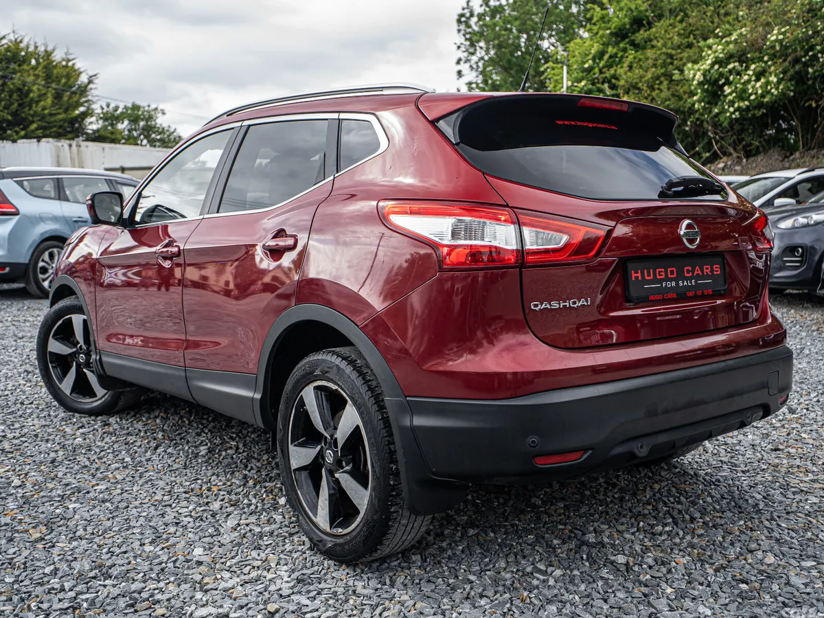 Nissan Qashqai Hatchback, Petrol, 2016, Red