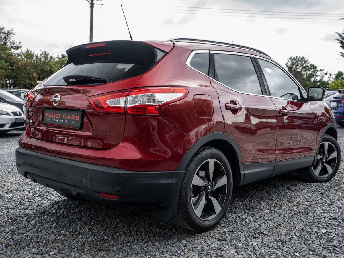 Nissan Qashqai Hatchback, Petrol, 2016, Red