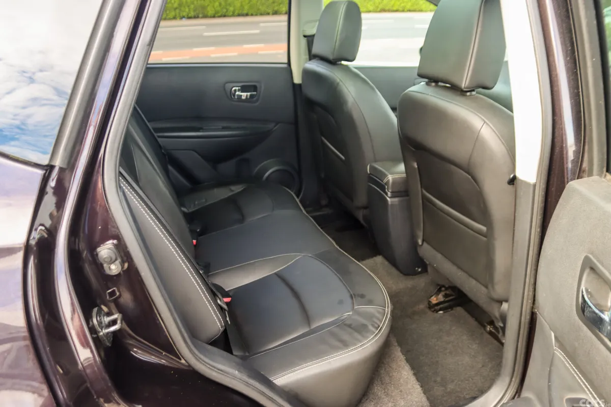 Nissan Qashqai Hatchback, Diesel, 2013, Black