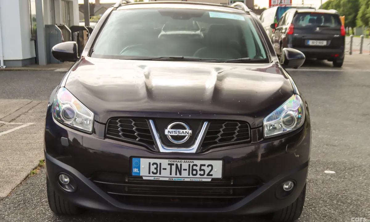 Nissan Qashqai Hatchback, Diesel, 2013, Black