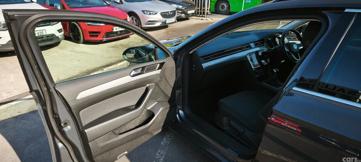 Volkswagen Passat Estate, Diesel, 2021, Grey