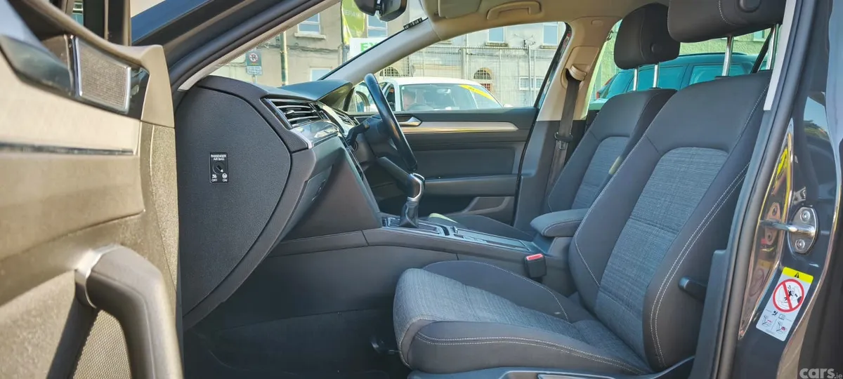 Volkswagen Passat Estate, Diesel, 2021, Grey