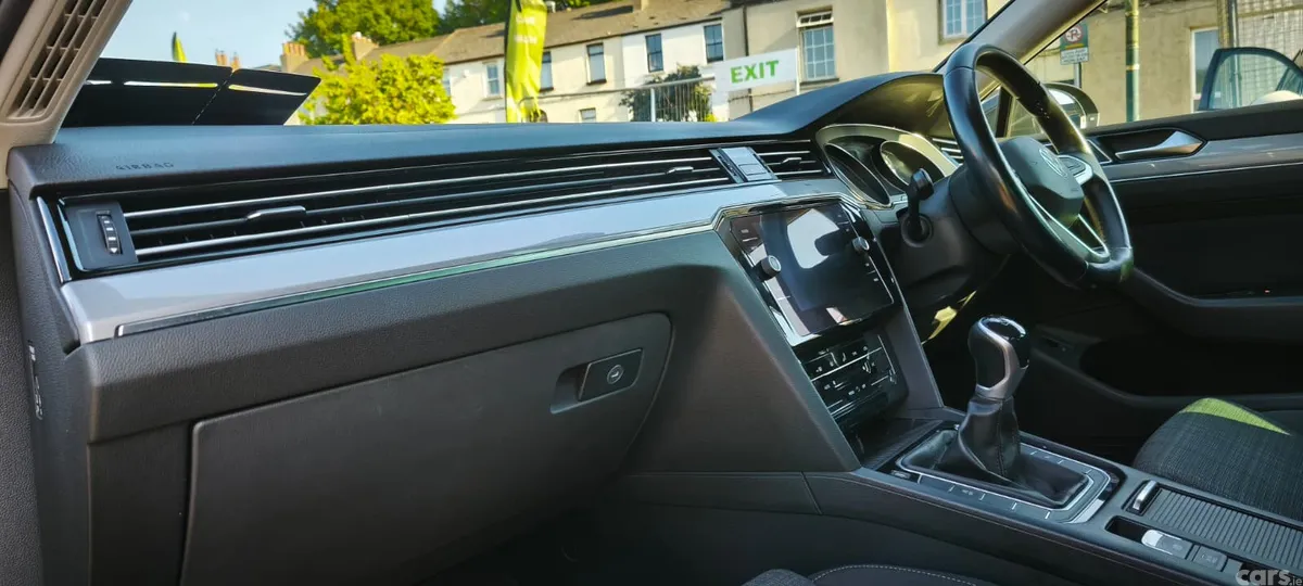 Volkswagen Passat Estate, Diesel, 2021, Grey