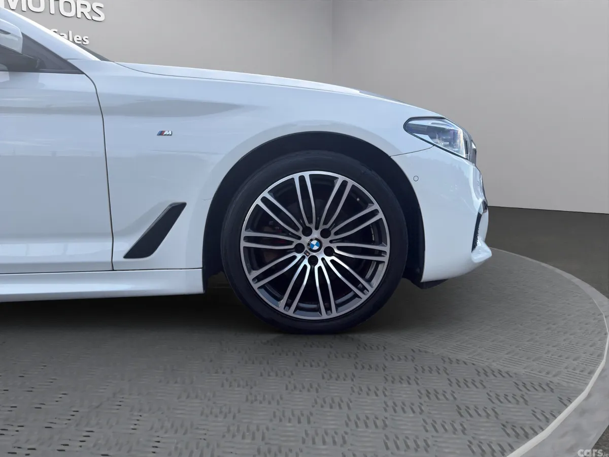 BMW 5-Series Saloon, Petrol, 2018, White
