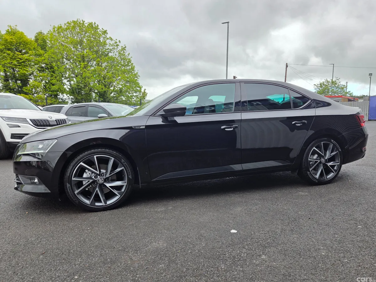 Skoda Superb Hatchback, Diesel, 2019, Black