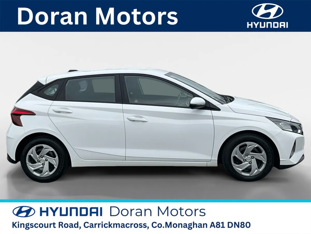 Hyundai i20 Hatchback, Petrol, 2022, White