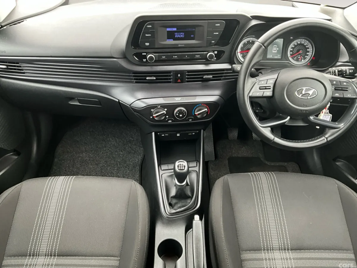 Hyundai i20 Hatchback, Petrol, 2022, White