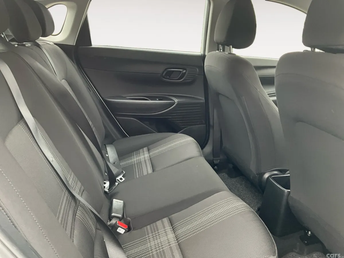 Hyundai i20 Hatchback, Petrol, 2022, White