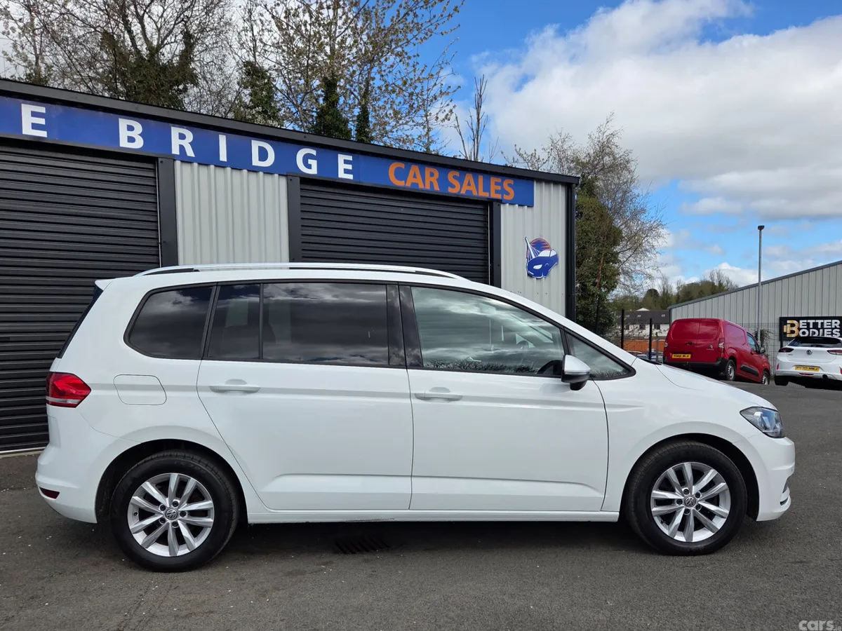Volkswagen Touran MPV, Diesel, 2019, White