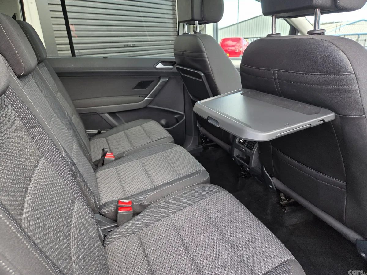 Volkswagen Touran MPV, Diesel, 2019, White