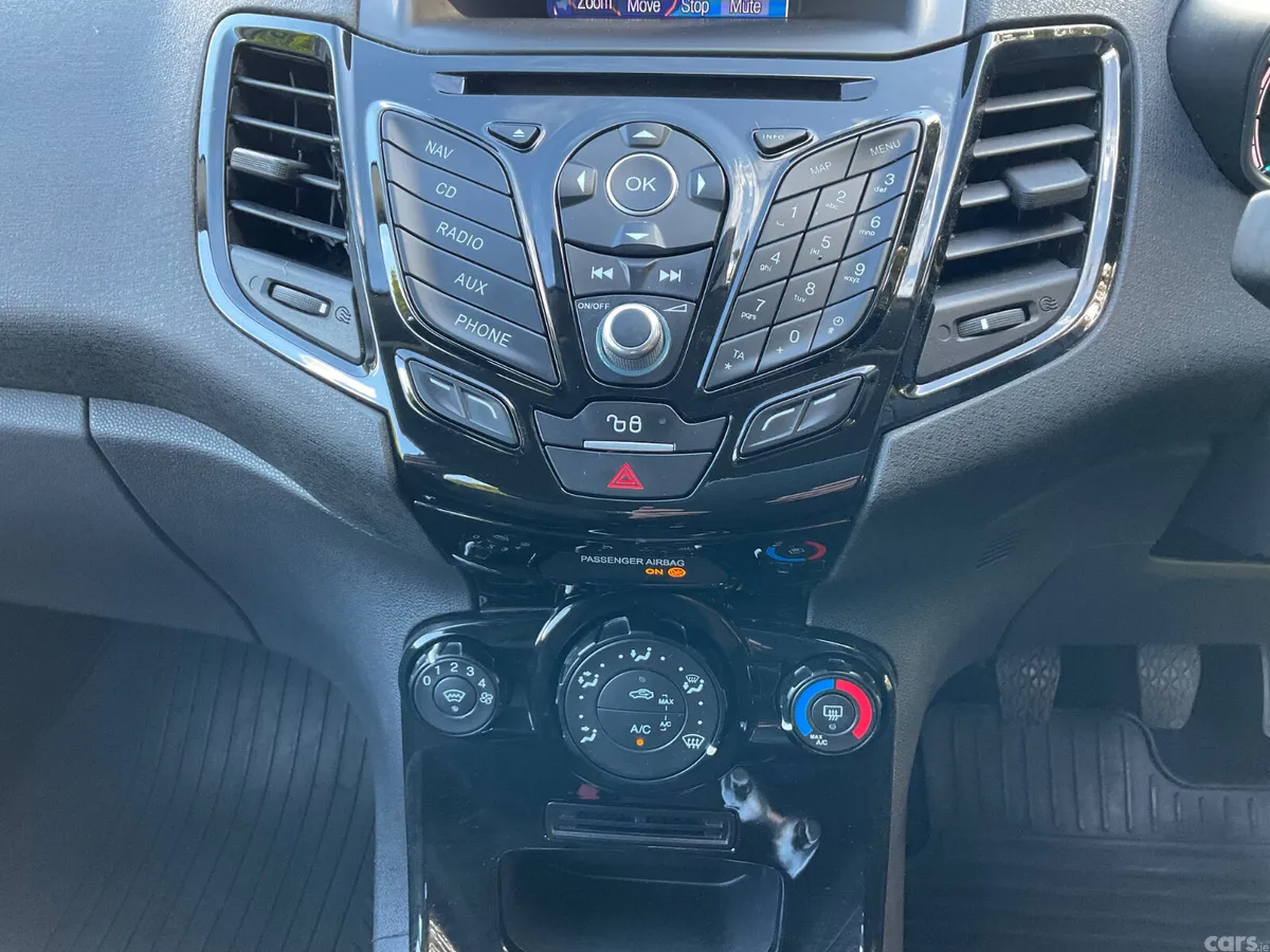 Ford Fiesta Hatchback, Petrol, 2017, Grey