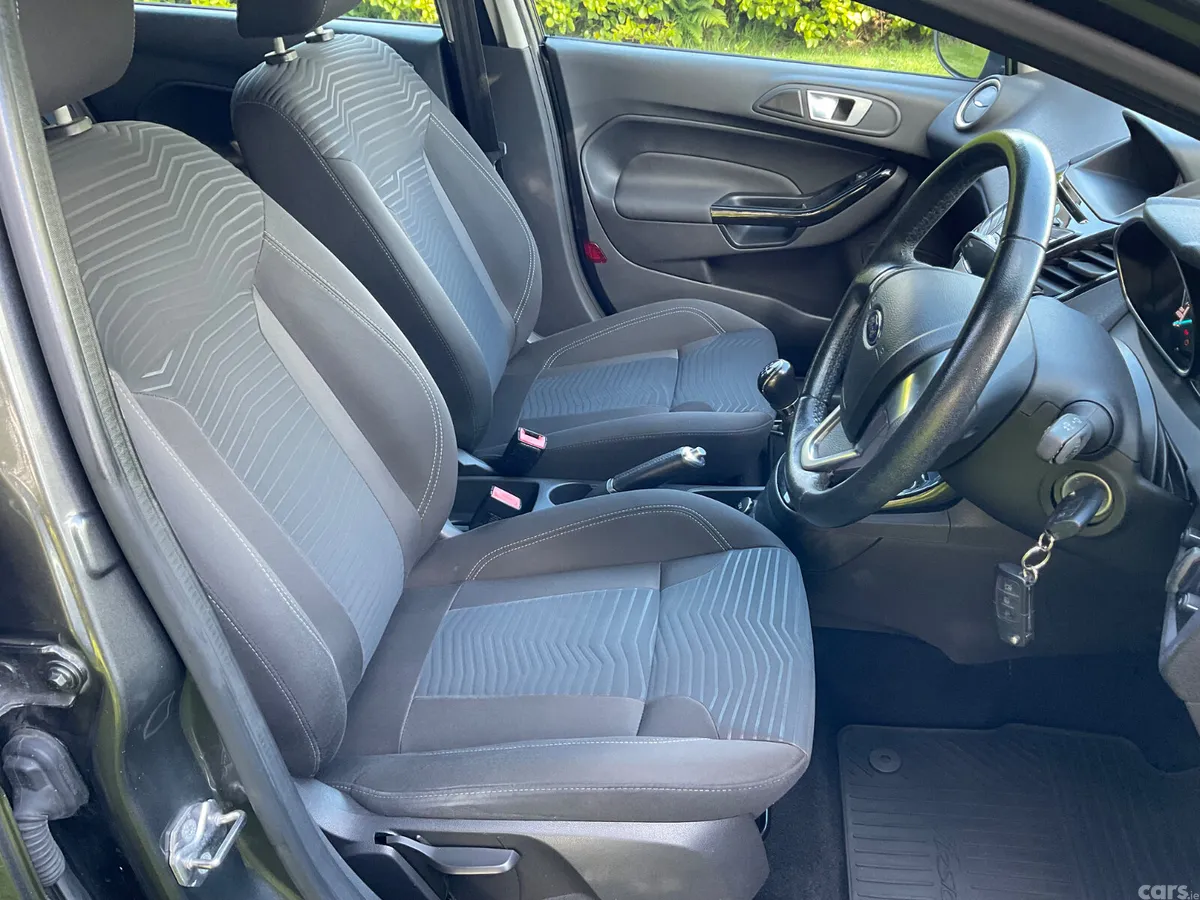Ford Fiesta Hatchback, Petrol, 2017, Grey