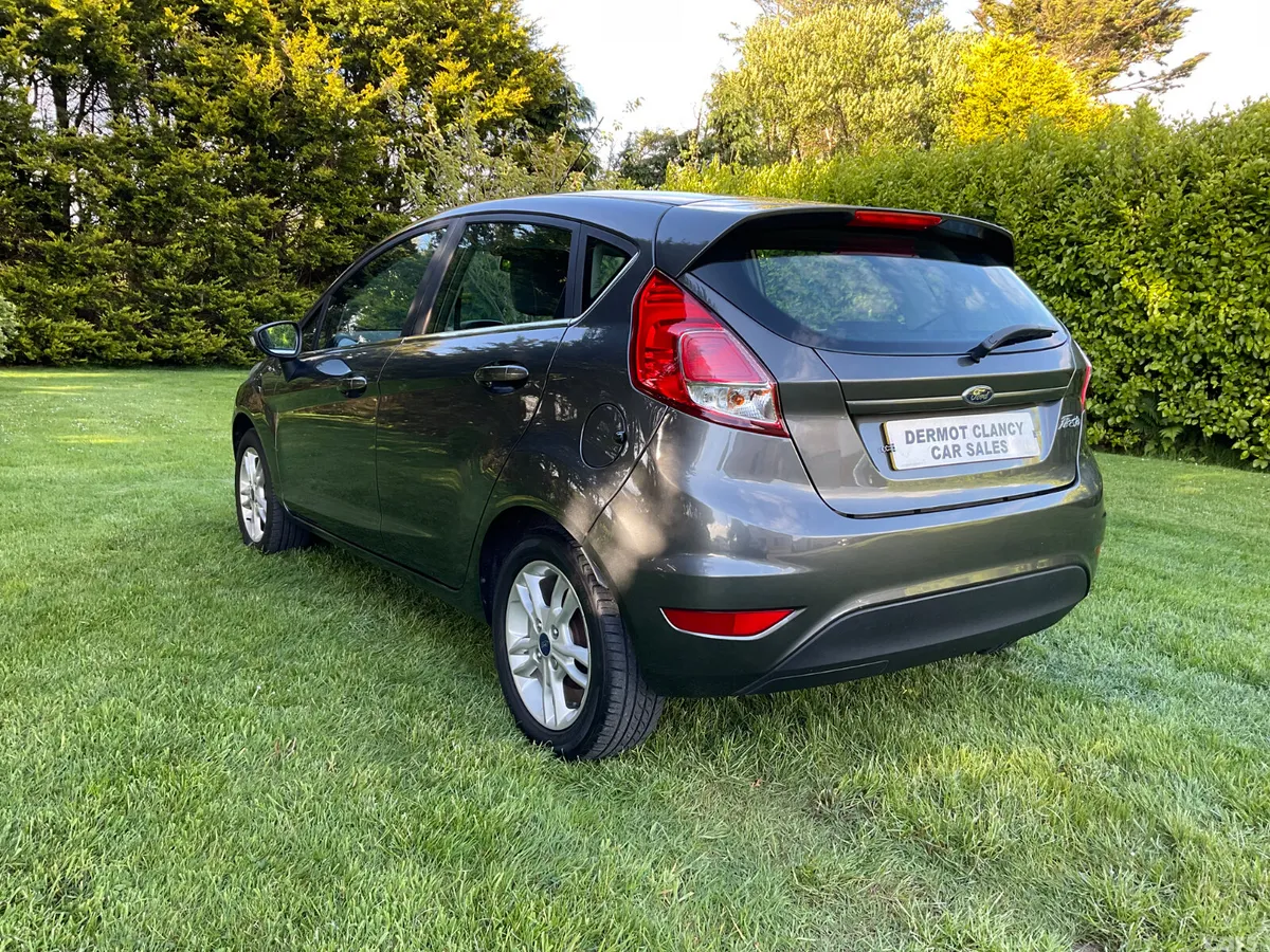 Ford Fiesta Hatchback, Petrol, 2017, Grey